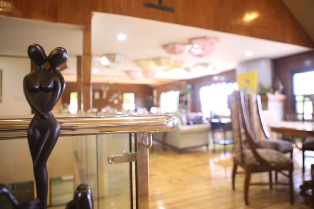 The Lakeview Suites Tagaytay City Zewnętrze zdjęcie