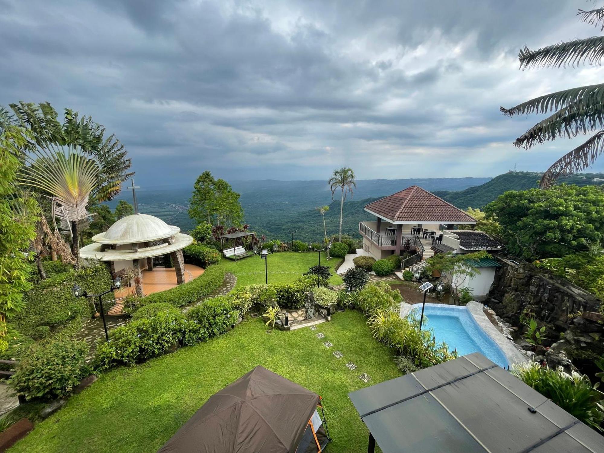 The Lakeview Suites Tagaytay City Zewnętrze zdjęcie